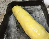 Rocambole de carne moída com massa de pão caseiro