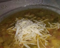 Sopa cremosa de brócolis com bacon