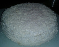 Bolo de leite ninho com chocolate branco