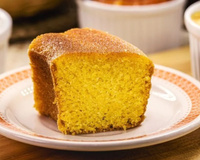 Bolo de cenoura cremoso com flocão de milho: você precisa aprender essa receita maravilhosa!