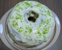 Faço todos os domingos: experimente esta receita de bolo de limão fofinho que é queridinha dos leitores do TudoGostoso