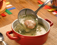 Esquente seu dia com esses preparos DELICIOSOS de caldos perfeitos para espantar o frio