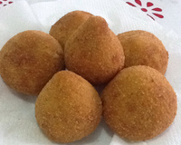 Coxinha de massa cozida