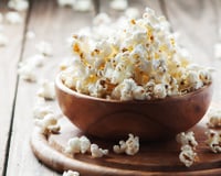 Pipoca com manteiga (semelhante a dos cinemas)