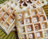 Waffle de presunto e queijo