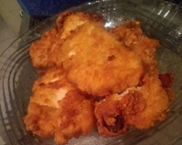 Peito de frango empanado com sazón