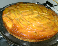 Torta de banana caramelizada