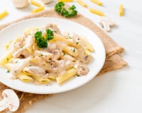 Macarrão com molho branco rápido