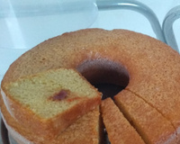 Bolo de iogurte natural com goiabada