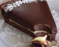 Torta de chocolate com recheio branco