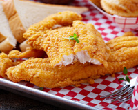 Nem ovo, nem farinha de rosca! Aprendi com um chef como fazer um peixe frito com o empanado perfeito, crocante por fora e suculento por dentro: "50 gramas de farinha de trigo"