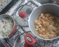 Peito de frango refogado com molho de tomate natural