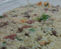 Arroz carreteiro com sobras de churrasco da Bianca