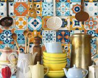 Conheça os adesivos de azulejo que vão transformar a sua cozinha em minutos