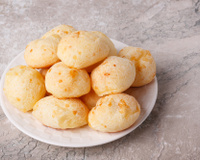 Pão de queijo recheado: 4 opções diferentes