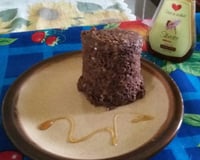 Bolo de caneca de banana e cacau