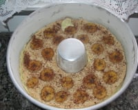 Bolo de farofa com banana
