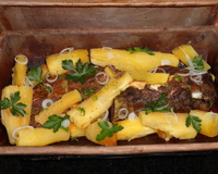 Costela com mandioca na telha do Papai Rodrigo