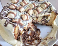 Bolo de Nutella, leite Ninho e Kinder Bueno