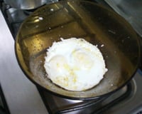 Ovo frito no microondas