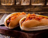 Como fazer cachorro-quente de linguiça: aprenda a receita completa e dicas para deixá-lo suculento
