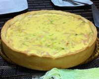 Quiche de blanquet de peru com alho poró