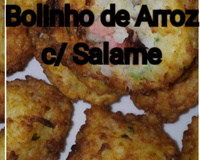 Bolinho de arroz com salame
