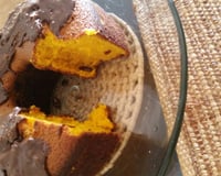 Bolo de cenoura com cobertura de chocolate