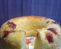 Bolo de fubá com goiabada