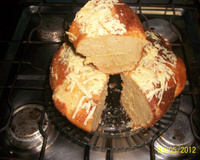 Pão-de-ló recheado com queijo