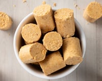 A maioria faz errado: como comer paçoca do jeito certo sem esfarelar toda e aproveitar cada grama do doce!