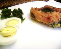 Filé de frango recheado com molho de requeijão com espinafre