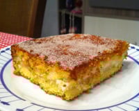 Bolo de fubá cremoso com queijo