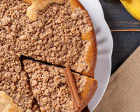 Aprenda a fazer a melhor cuca de banana com farofa: fácil, fofinha e cheia de sabor