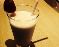 Batida de morango com champagne