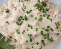 Macarrão com camarão ao molho de queijos