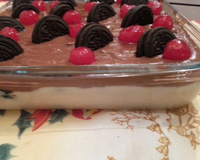 Pavê de chocolate meio amargo com biscoito recheado