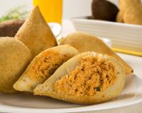 Coxinha em risco? Saiba se gripe aviária pode pôr em xeque consumo de frango