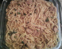 Macarrão com linguiça calabresa e creme de leite