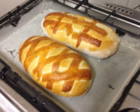 Pão caseiro recheado com calabresa