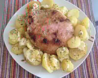 Picanha suína com batatas cobertas de queijo