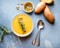 Saudável, versátil, barata e pode ser deliciosa: 9 receitas com batata-doce que vão transformar as suas refeições da entrada à sobremesa