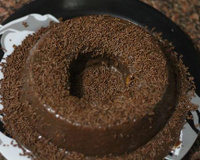 Bolo de cenoura com cobertura de chocolate
