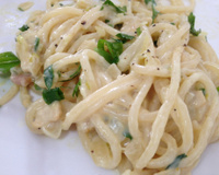 Pennes ao molho de queijos