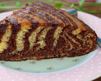 Como fazer bolo zebra: o segredo para a massa não misturar e ficar com listras perfeitas