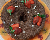 Bolo bombom de morango