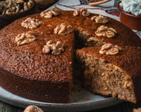 A visita não vai querer ir embora? Esse bolo de nozes do TudoGostoso vai deixar o café da tarde ainda mais especial