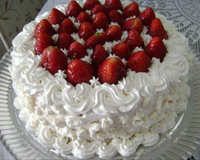 Bolo merengue de morango