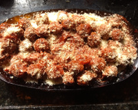 Polenta com almôndegas