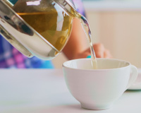 Para desinflamar enquanto descansa: o chá anti-inflamatório caseiro que vai te ajudar a dormir como um bebê